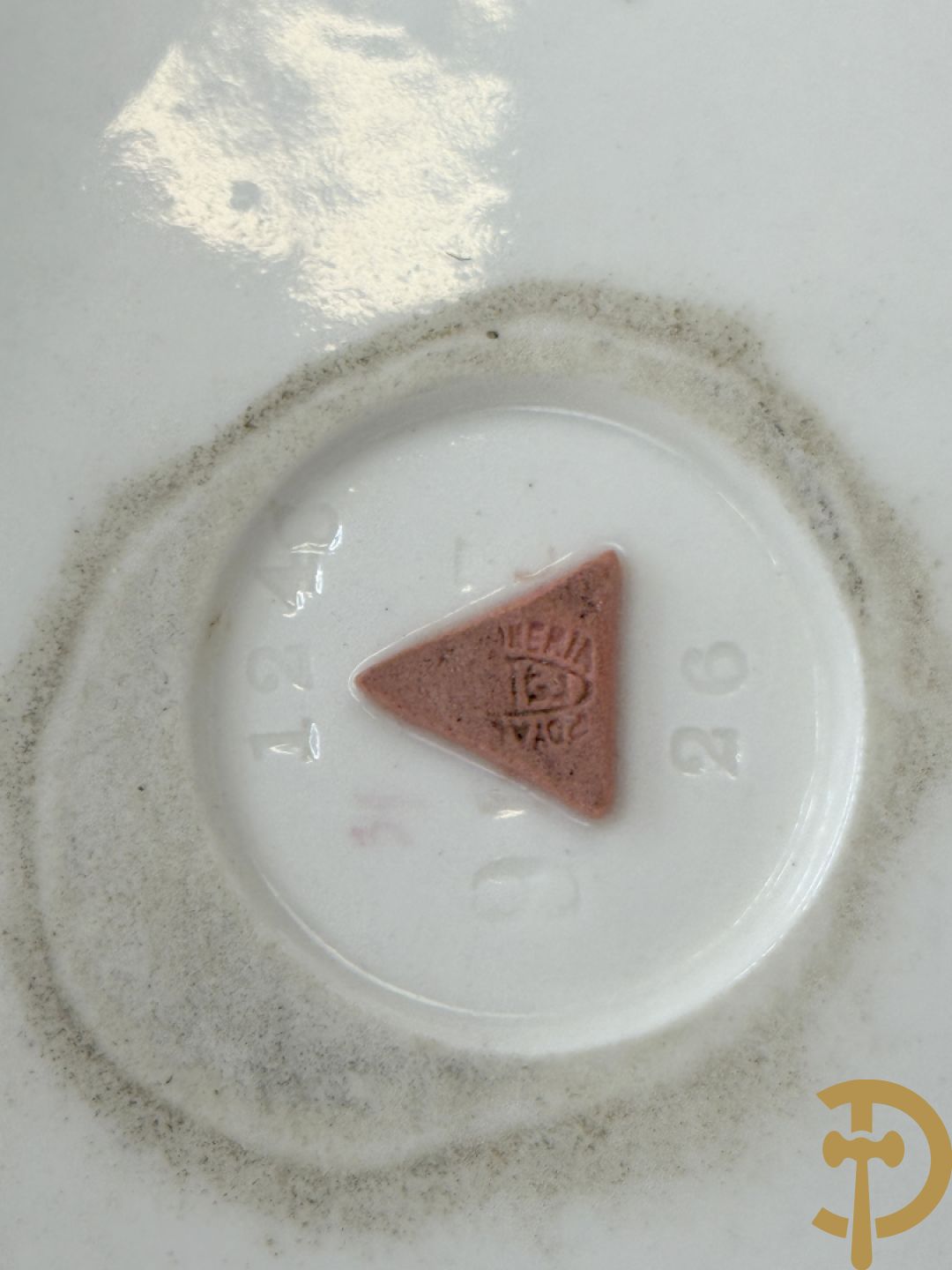 Royal Dux coupe met jongeman en fruitdecor, nummer 1248