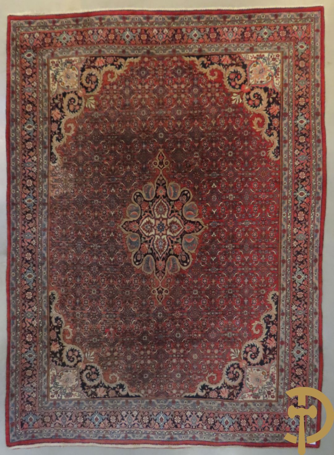 Oosters handgeknoopt tapijt