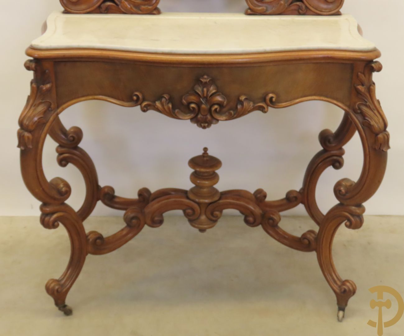 Opschiktafel Louis Philippe met accanthusranken, ovale spiegel en marmeren blad op voluutvormige poten