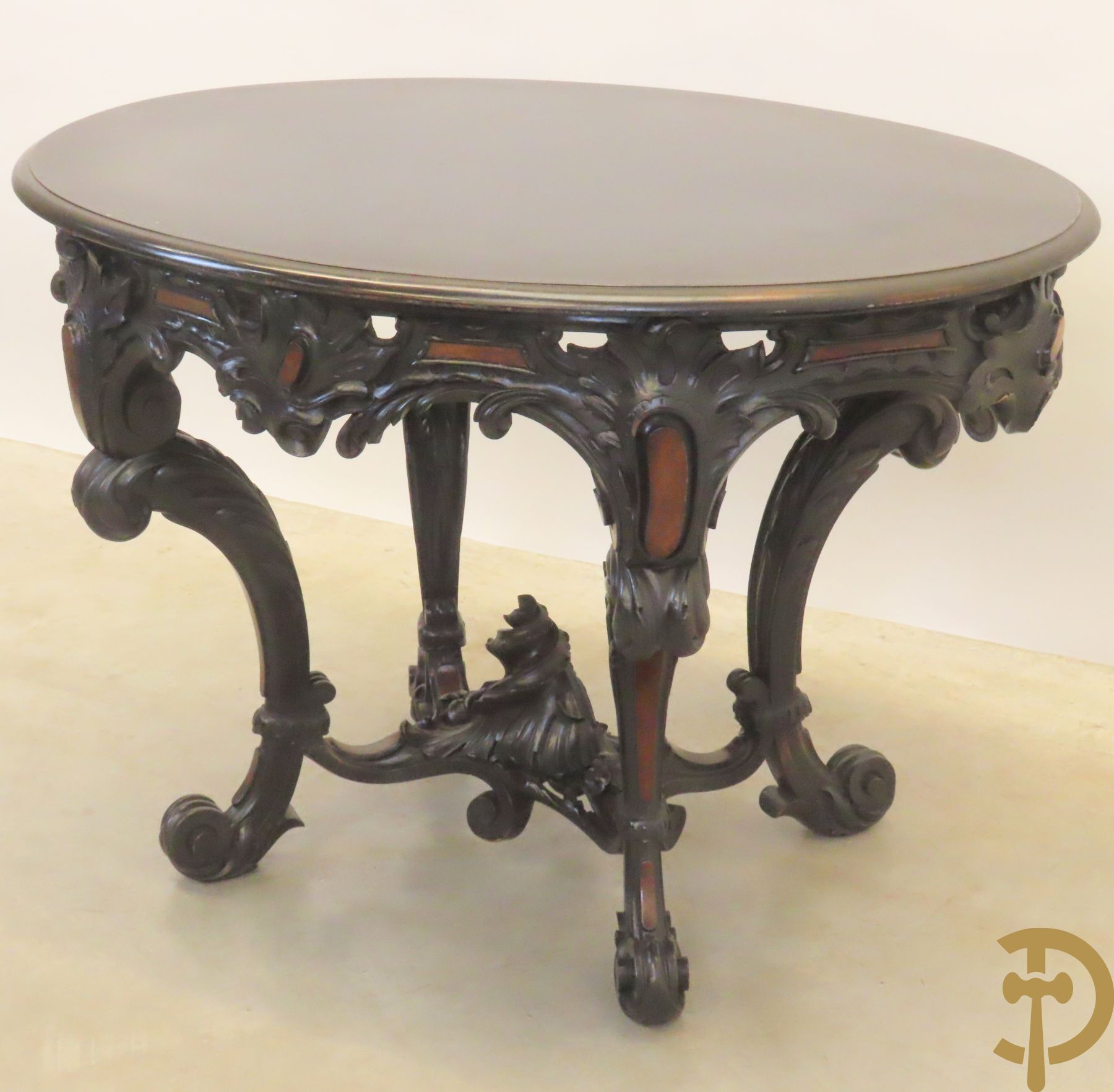 Napoleon III bijzettafel met gesculpteerde rocailles, 19e