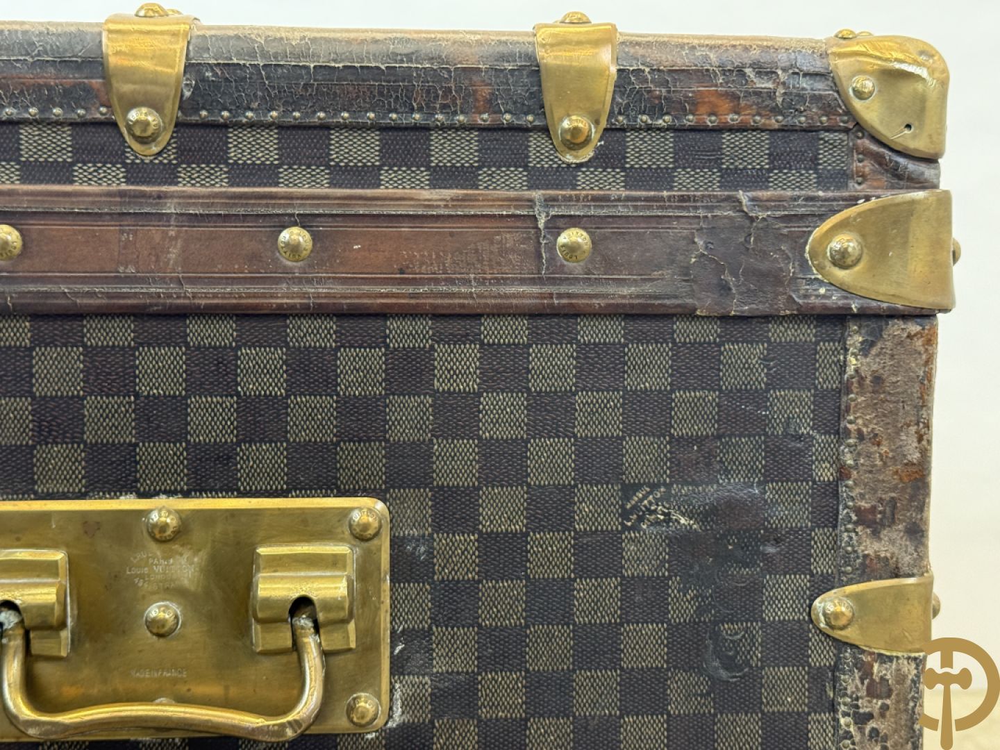 Antieke reiskoffer Louis Vuitton met houten latten, genummerd N41601, met bijhorende sleutel