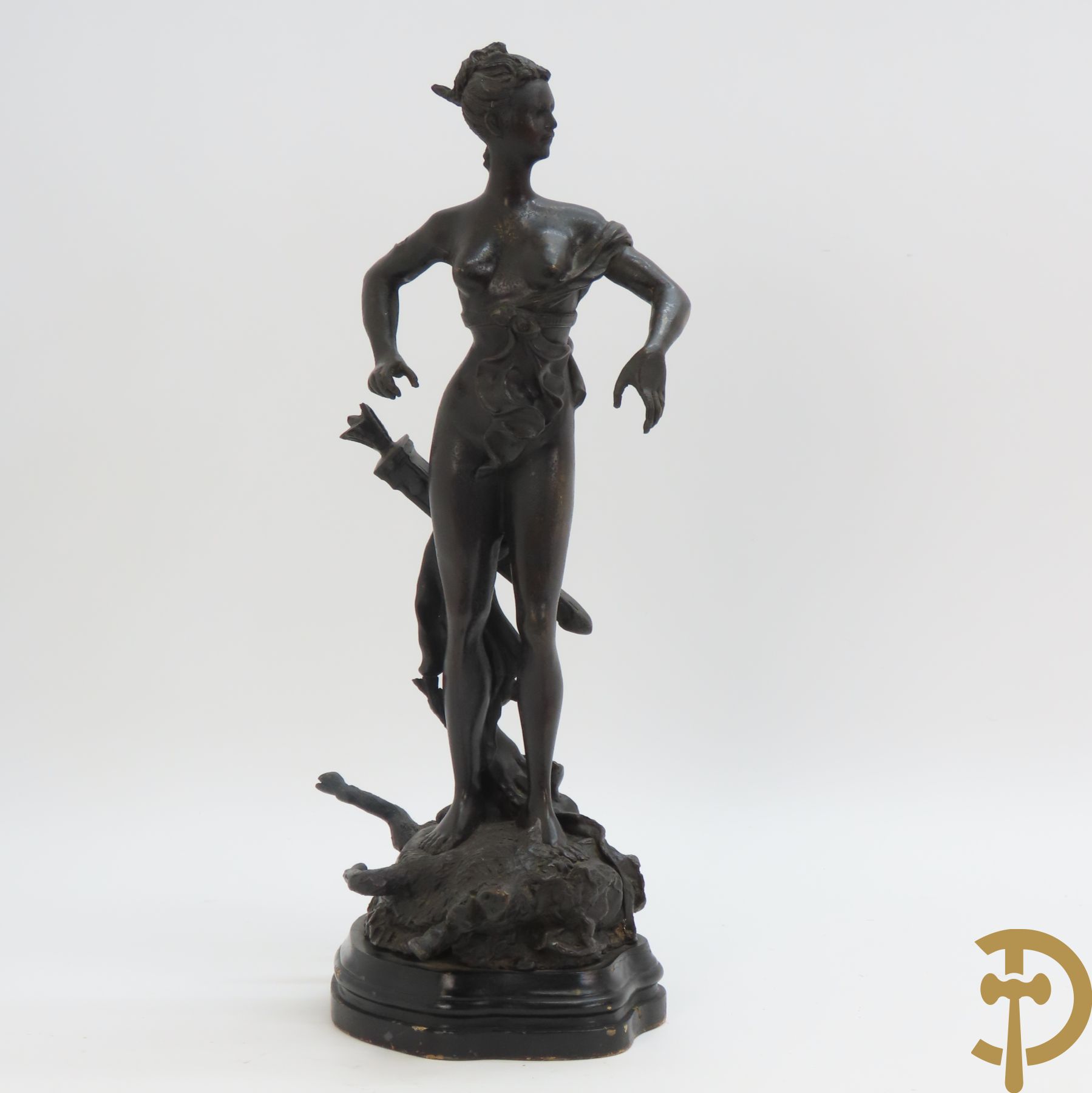 Ongetekend 'Diana, godin van de jacht met everzwijn' bronzen beeld