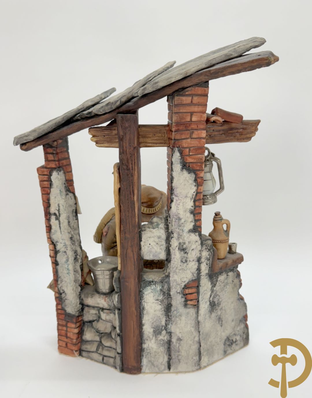 Zes porseleinen groepen Capo di Monte : Paarden met koets, oude man op bank, dame met kinderen, cupido