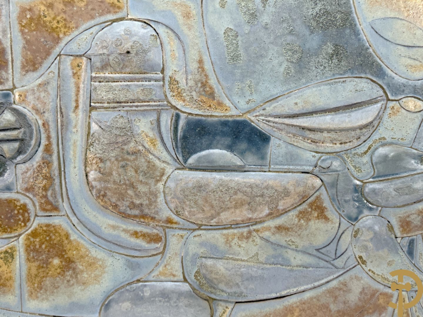 Ongetekend  vintage keramieken basrelief met vogeldecor