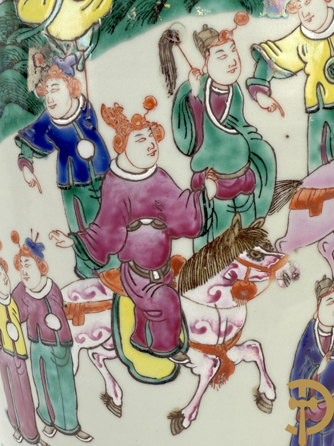 Chinese porseleinen vaas met dubbel decor van geanimeerd interieurzicht en mannen op paarden