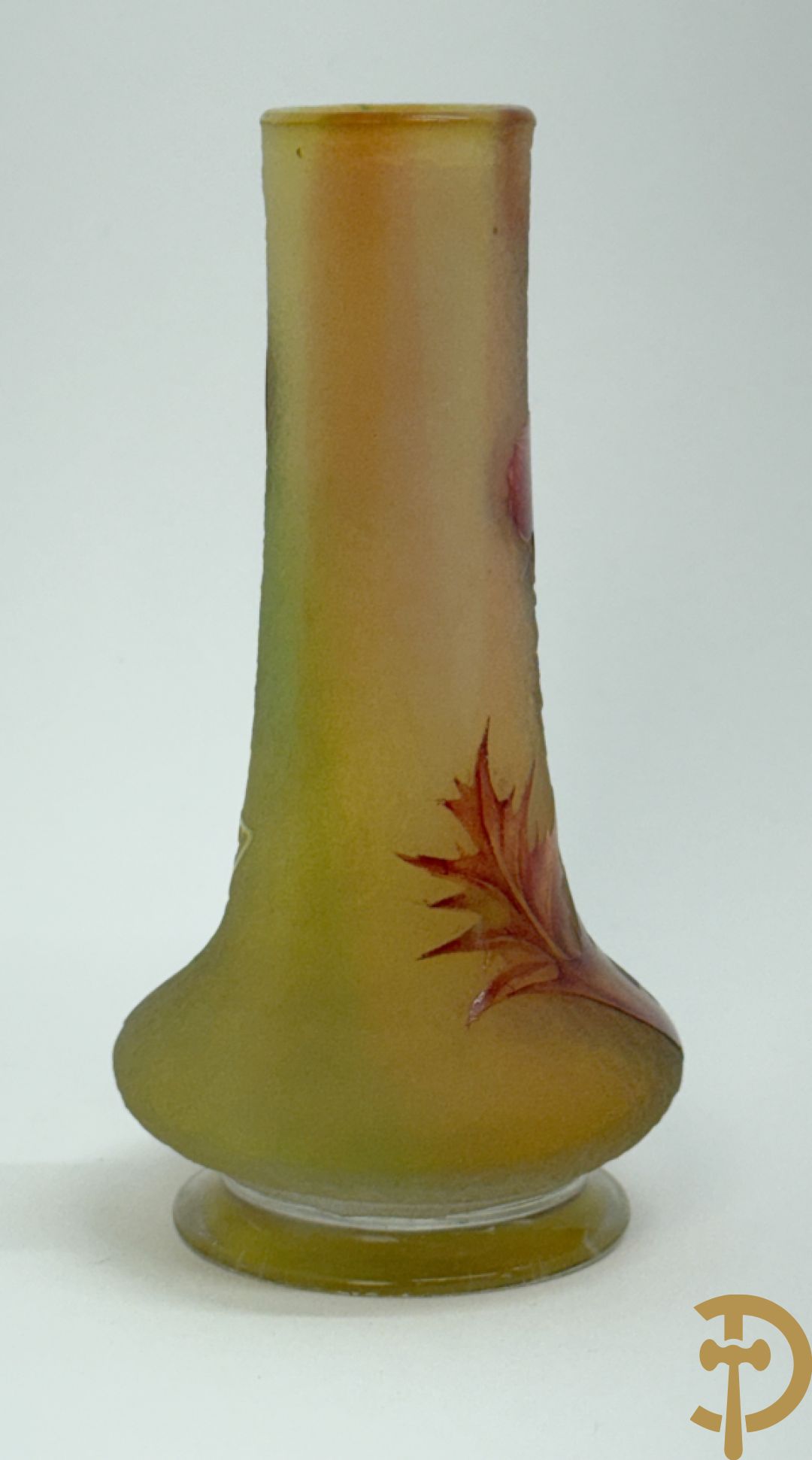 Vaasje in glaspasta met disteldecor, Daum Nancy getekend