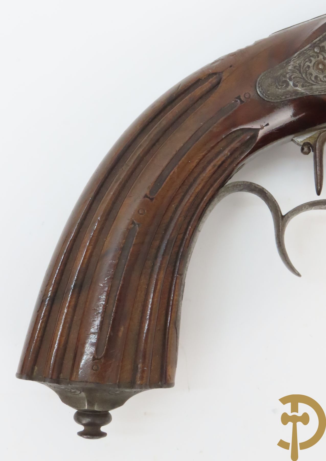 Antieke duelleerkoffer met paar percussie duelleerpistolen met notelaren handvat - (Antiek sierwapen daterend voor 1893 - kopers gebonden aan de Belgische wetgeving)