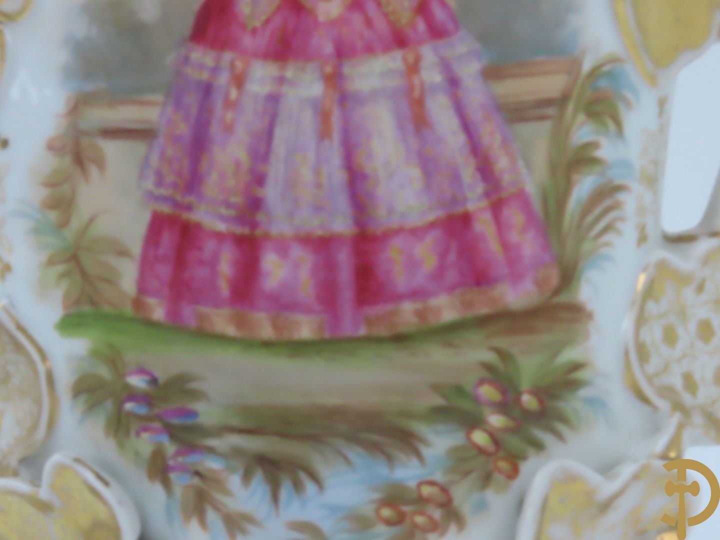 Paar porseleinen Vieux Paris vazen met decor van lieftallige dames