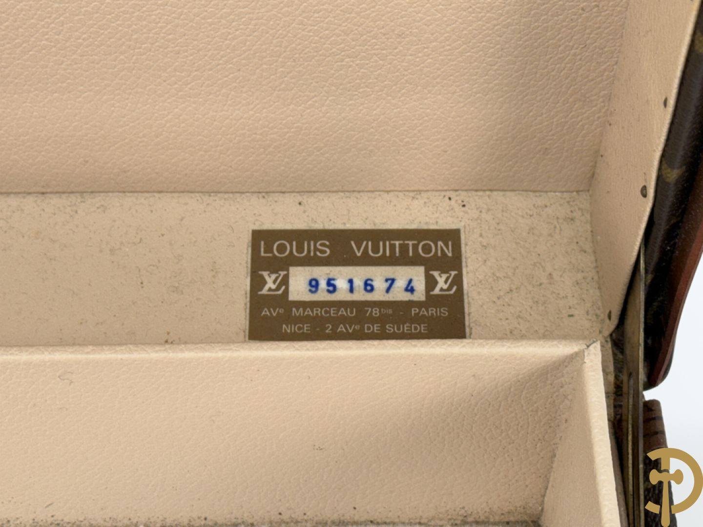 Louis Vuitton koffer met onderverdeling, genummerd 951674