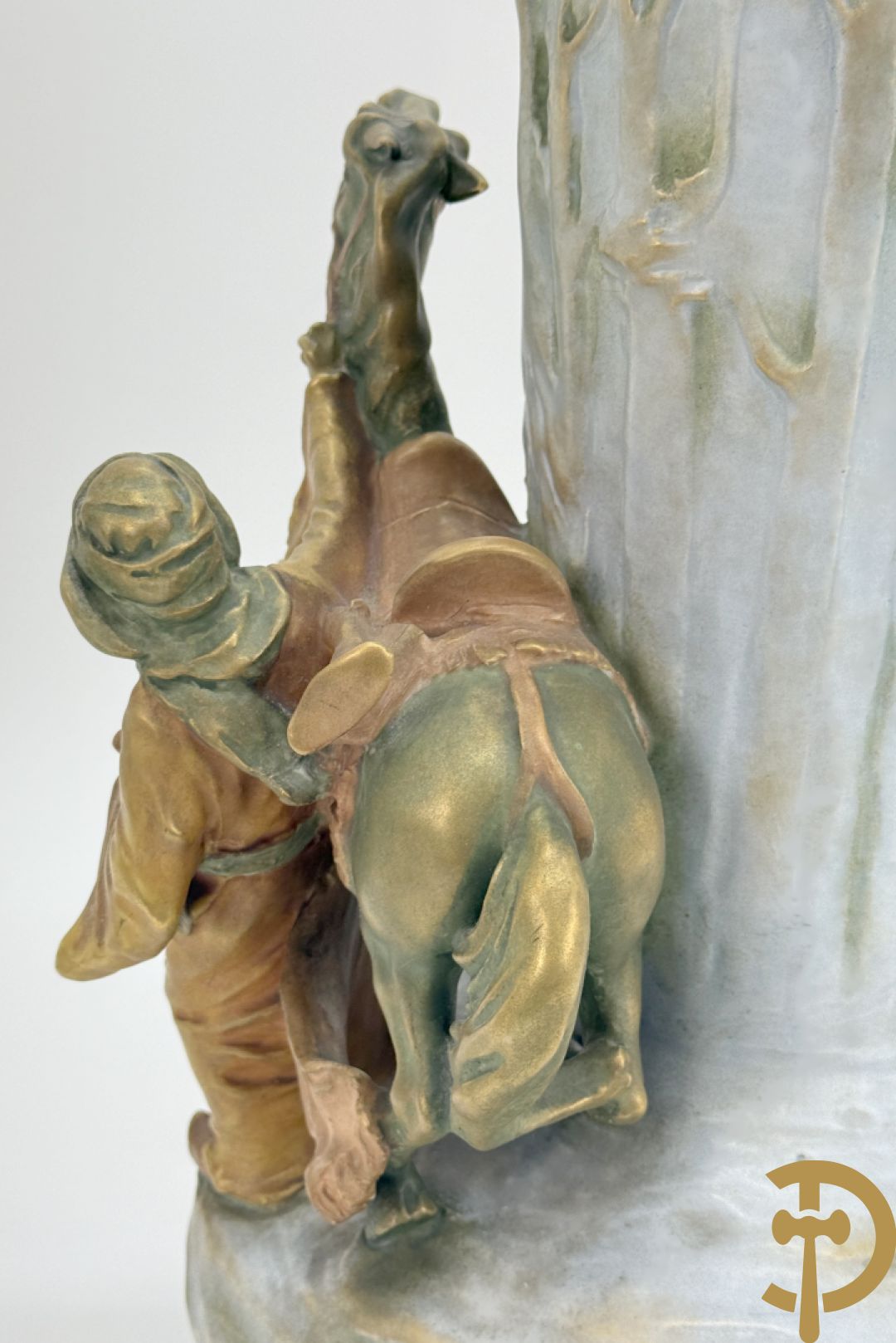 Paar Austria vazen bezet met orientaalse ruiters, nummer 4935