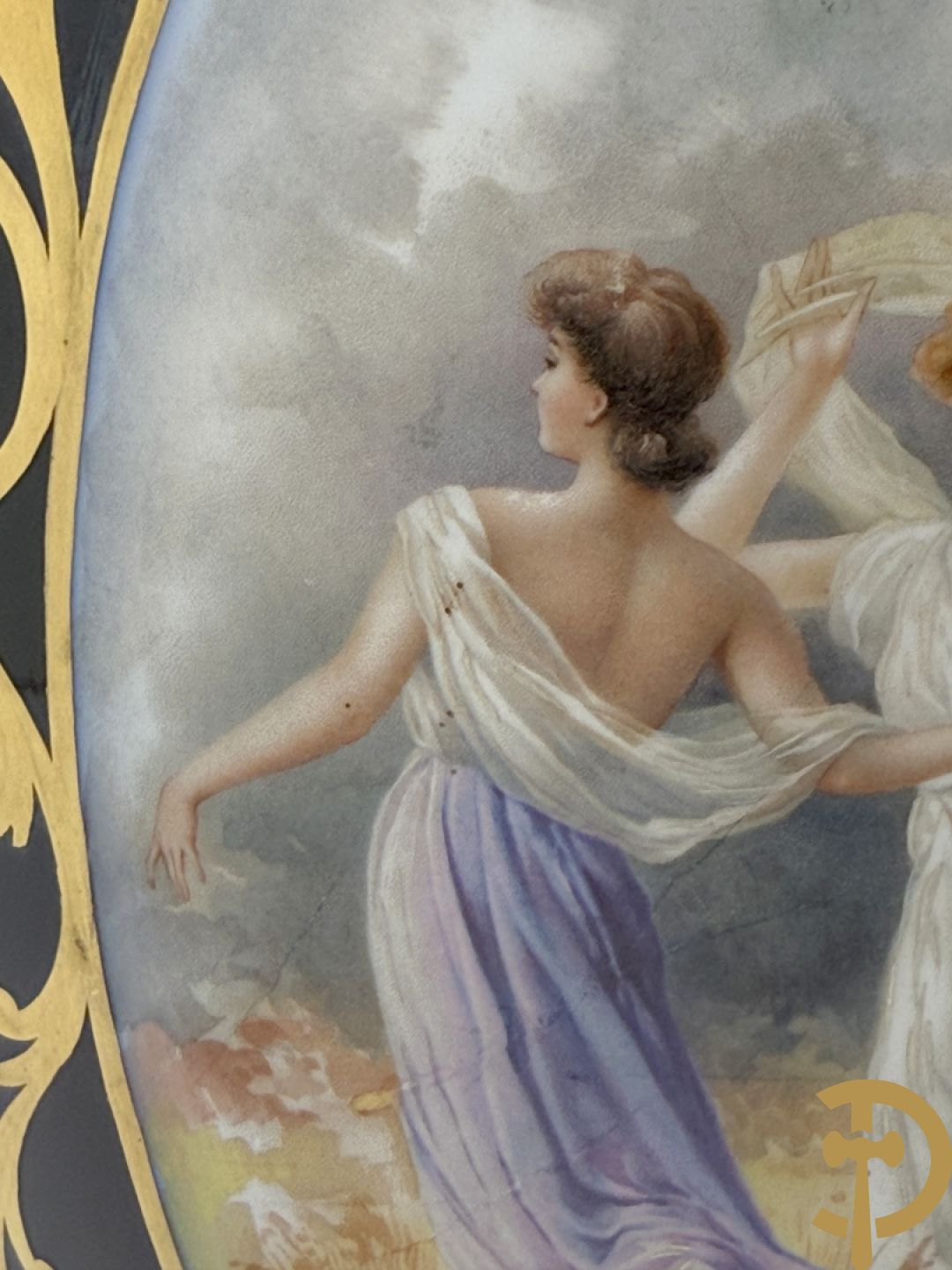 Porseleinen siervaas met idyllisch landschap met 4 dansende dames op blauwe fond, gemerkt Orly