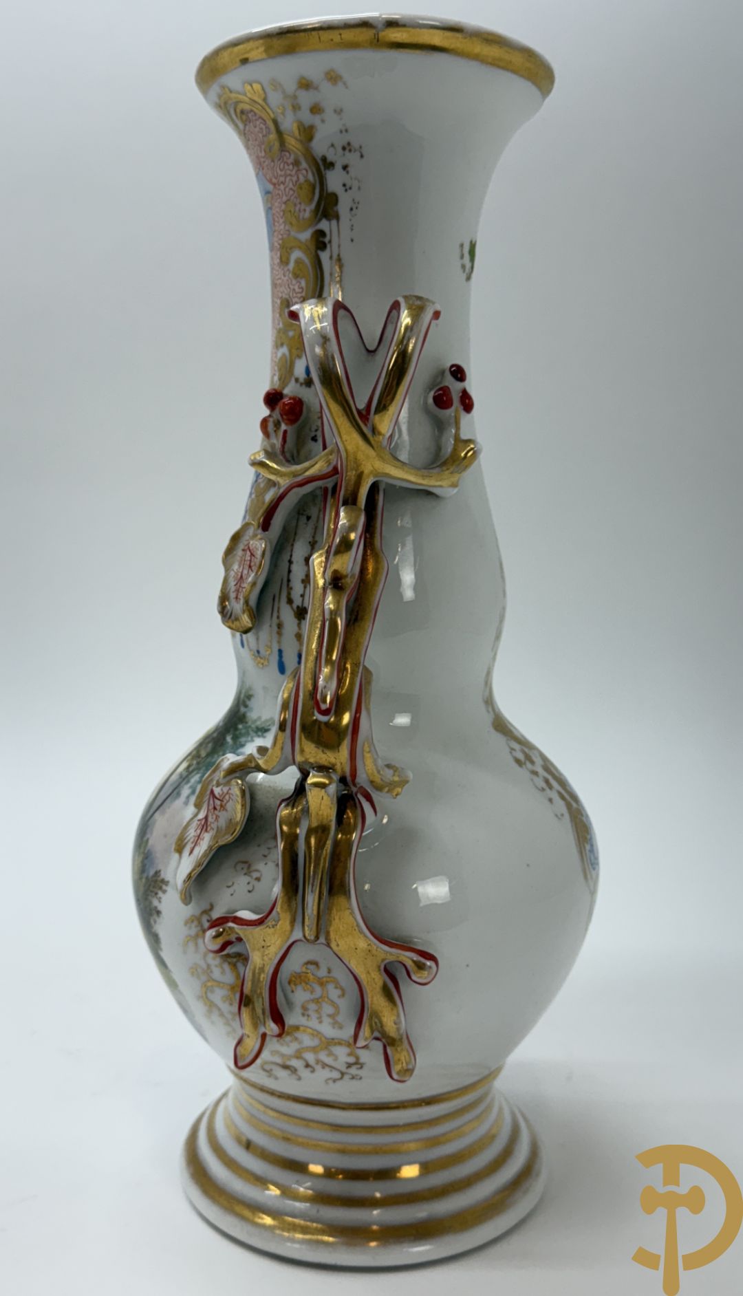 Paar Vieux Paris vazen met romantisch handbeschilderd tafereel