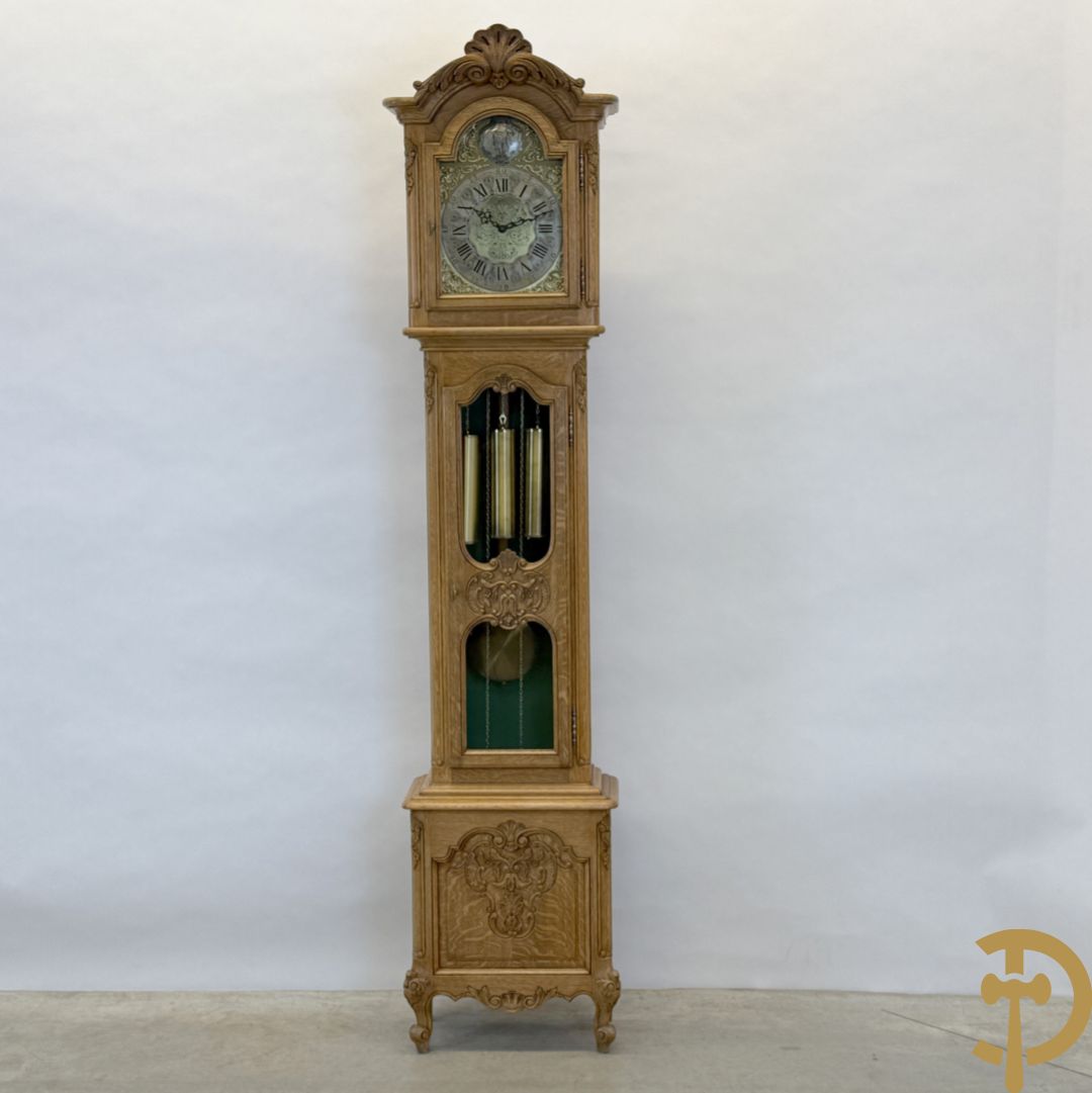 Massief eiken staande klok Louis XV stijl met bloemensculptuur