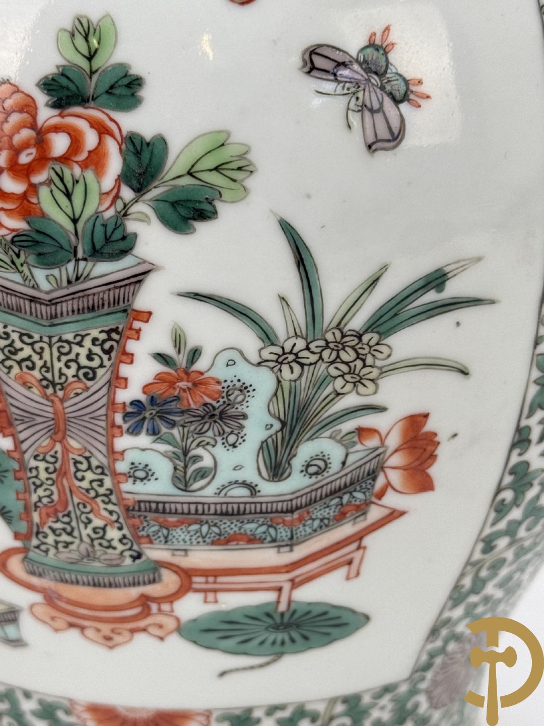 Chinese porseleinen dekselpotiche met bloemendecor