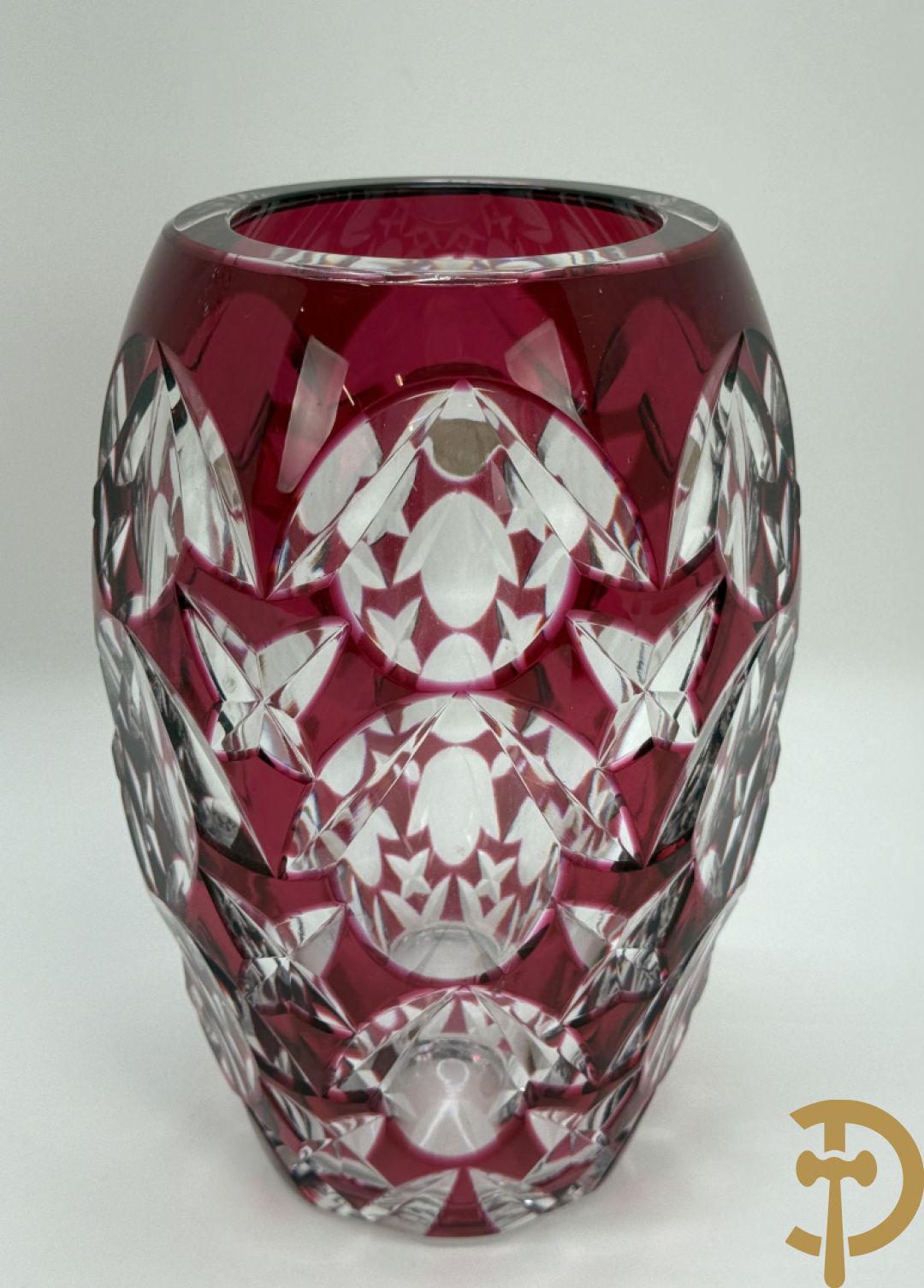 Rood kristallen Val-Saint-Lambert vaas + 6 gekleurde glazen in bleikristal