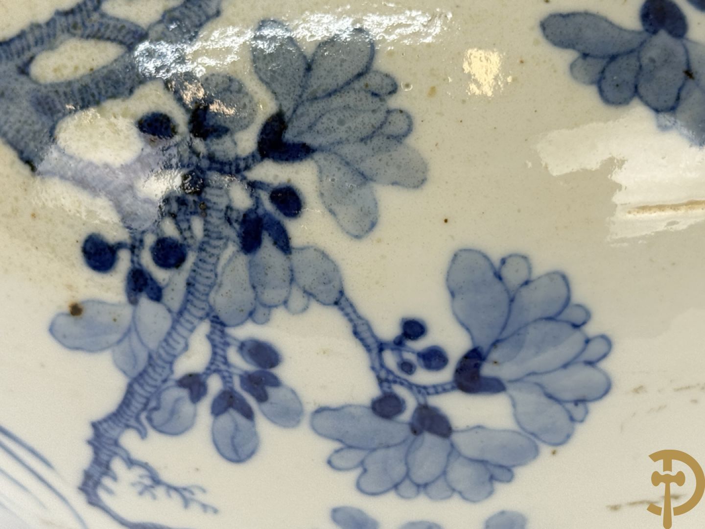 Chinese blauw/witte porseleinen kalebasvormige vaas met bloemen- en vogeldecor, onderaan gemerkt