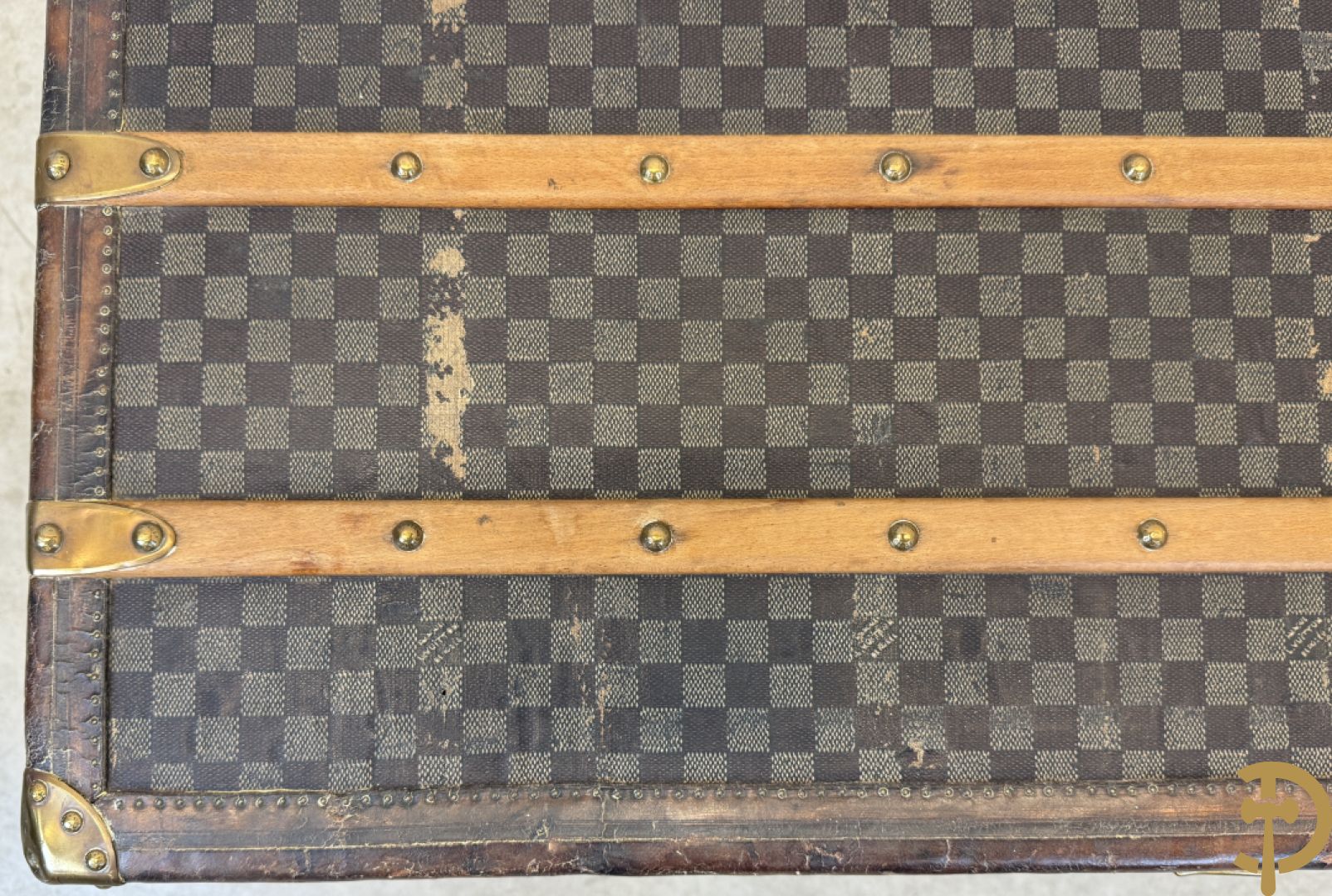 Antieke reiskoffer Louis Vuitton met houten latten, genummerd N41601, met bijhorende sleutel