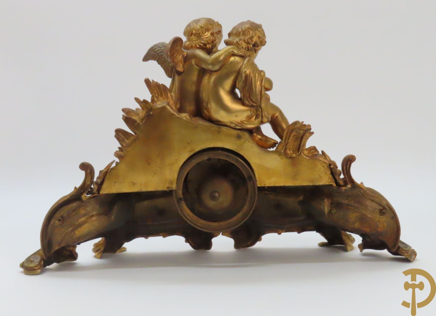Bronzen schouwklok bezet met 2 cupido