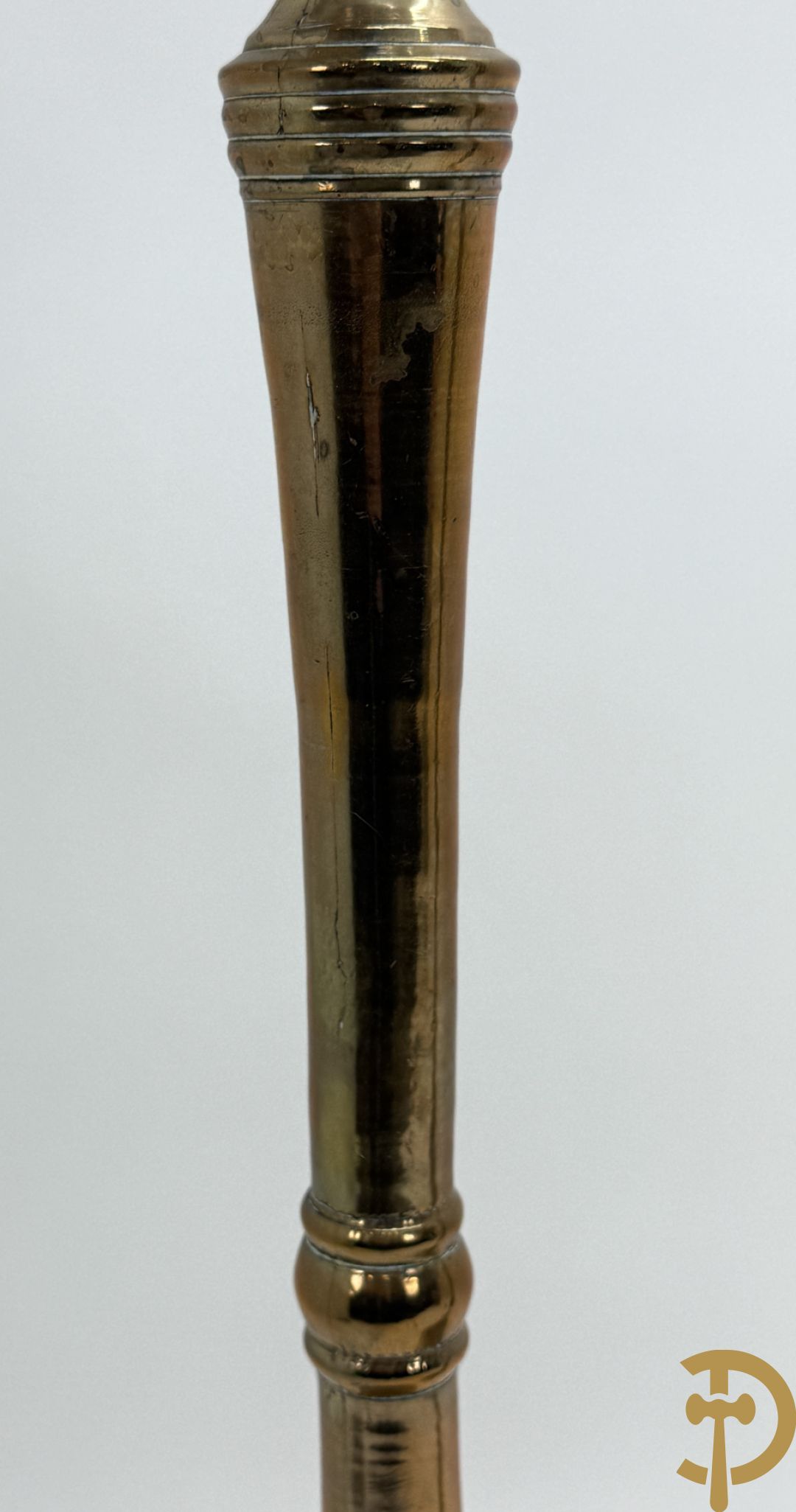 Paar antieke koperen kandelaars