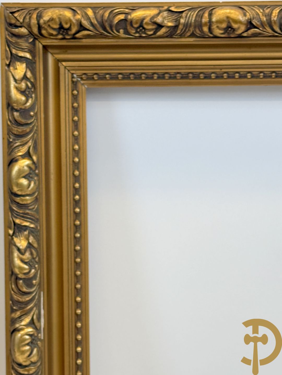 Oude vergulde lijsten Louis XVI stijl, deels met moulures