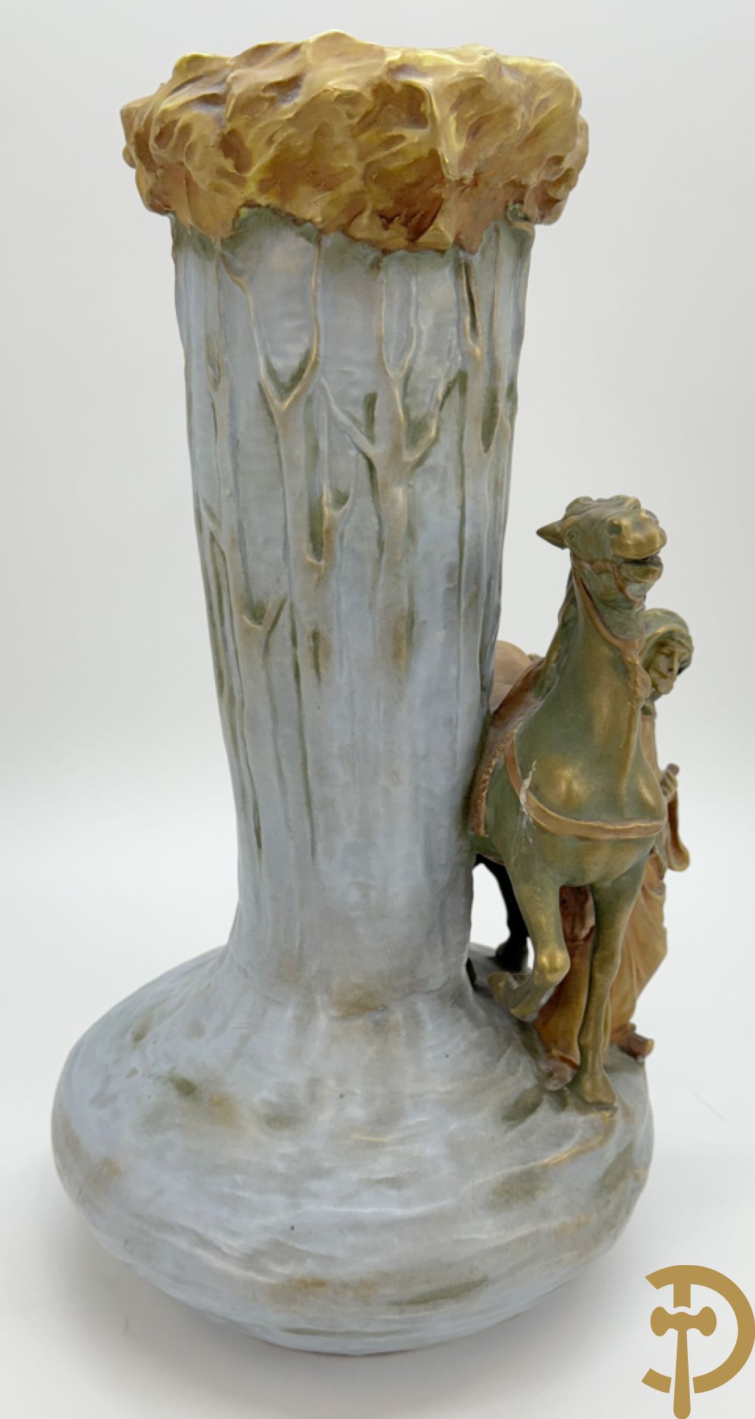 Paar Austria vazen bezet met orientaalse ruiters, nummer 4935