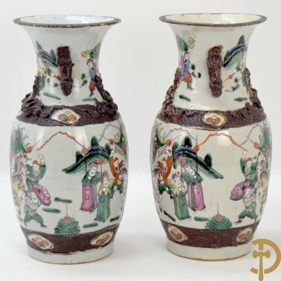 Paar Nankin vazen met krijgerdecor