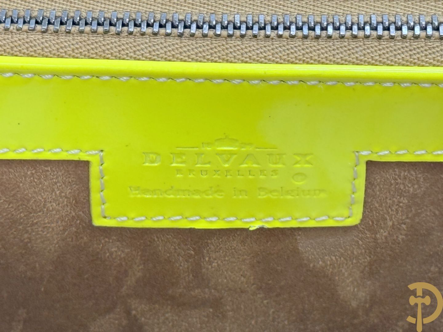 Unieke handtas Delvaux in fluo geel, model Brillant, gelimiteerde en genummerde serie 8/10, mode 2001 Landed - ontwerp van Walter Van Beirendonck uit 2001