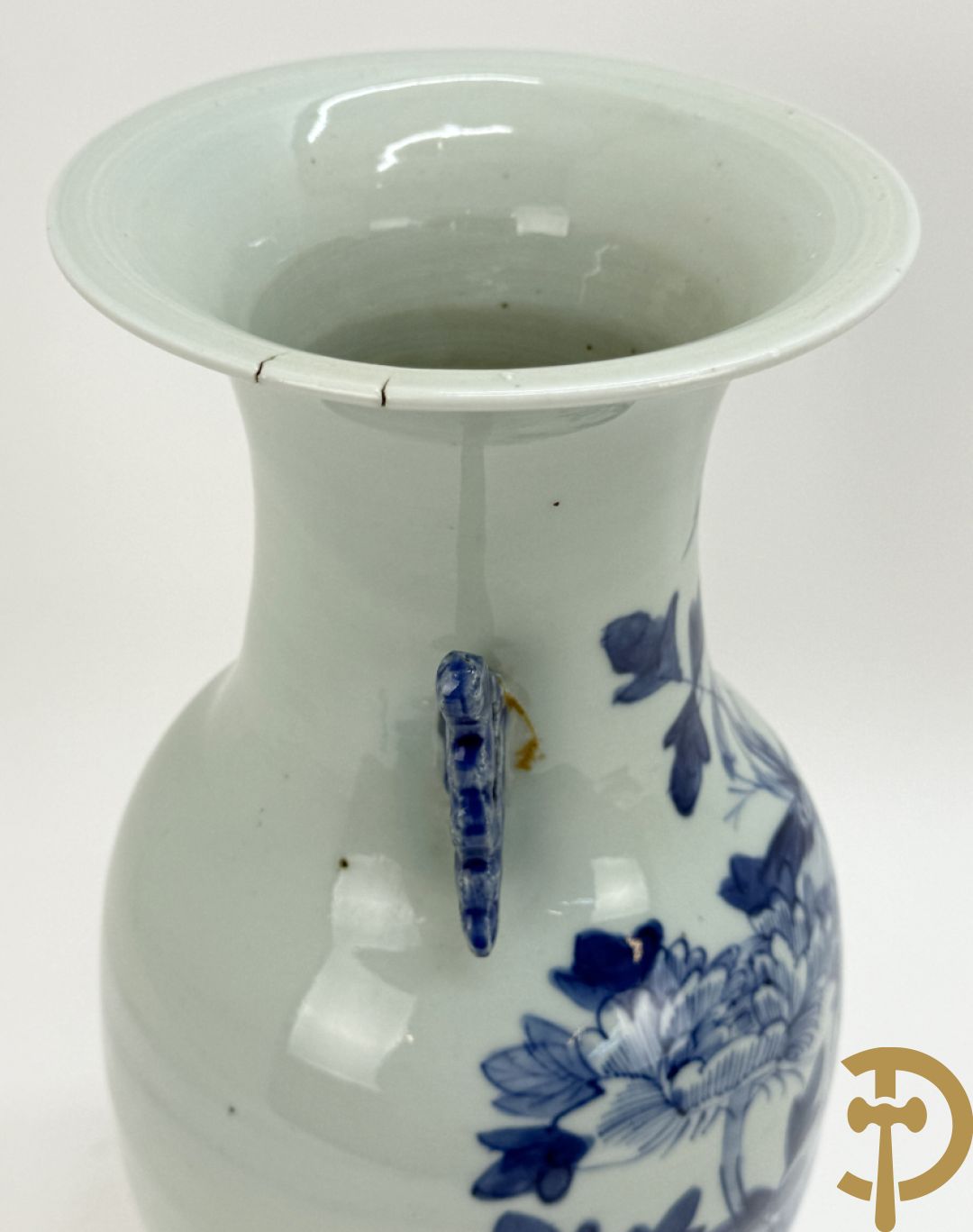 Chinese blauw/witte porseleinen vaas met bloemen en vogeldecor
