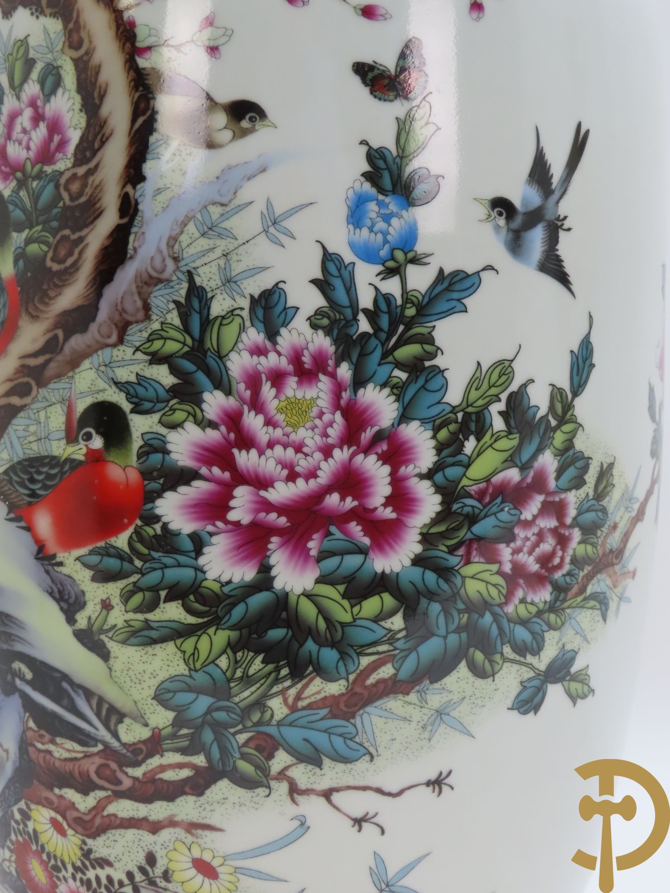 Chinese porseleinen vaas met vogel- en bloemendecor