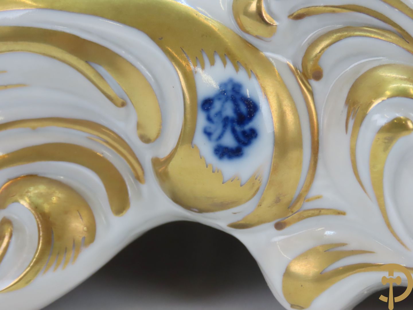 Grote gekleurde porseleinen geanimeerde groep met 7 muziekspelers