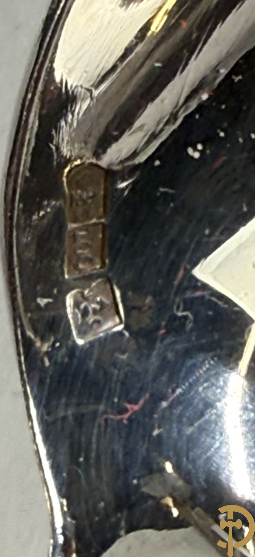 Verzilverd bestek Christoffle, model Marly bestaande uit 12 messen, 12 vorken, 12 lepels, 12 dessertvorken en 12 dessertlepels, 6 visvorken en 6 vismessen, 9 koffielepels en pollepel in schrijn