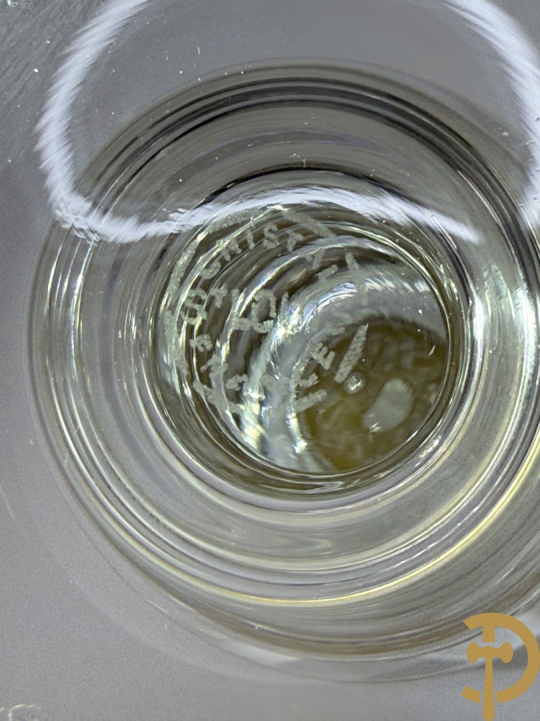 Paar kristallen kandelaars, Thistle Or, Saint Louis gemerkt