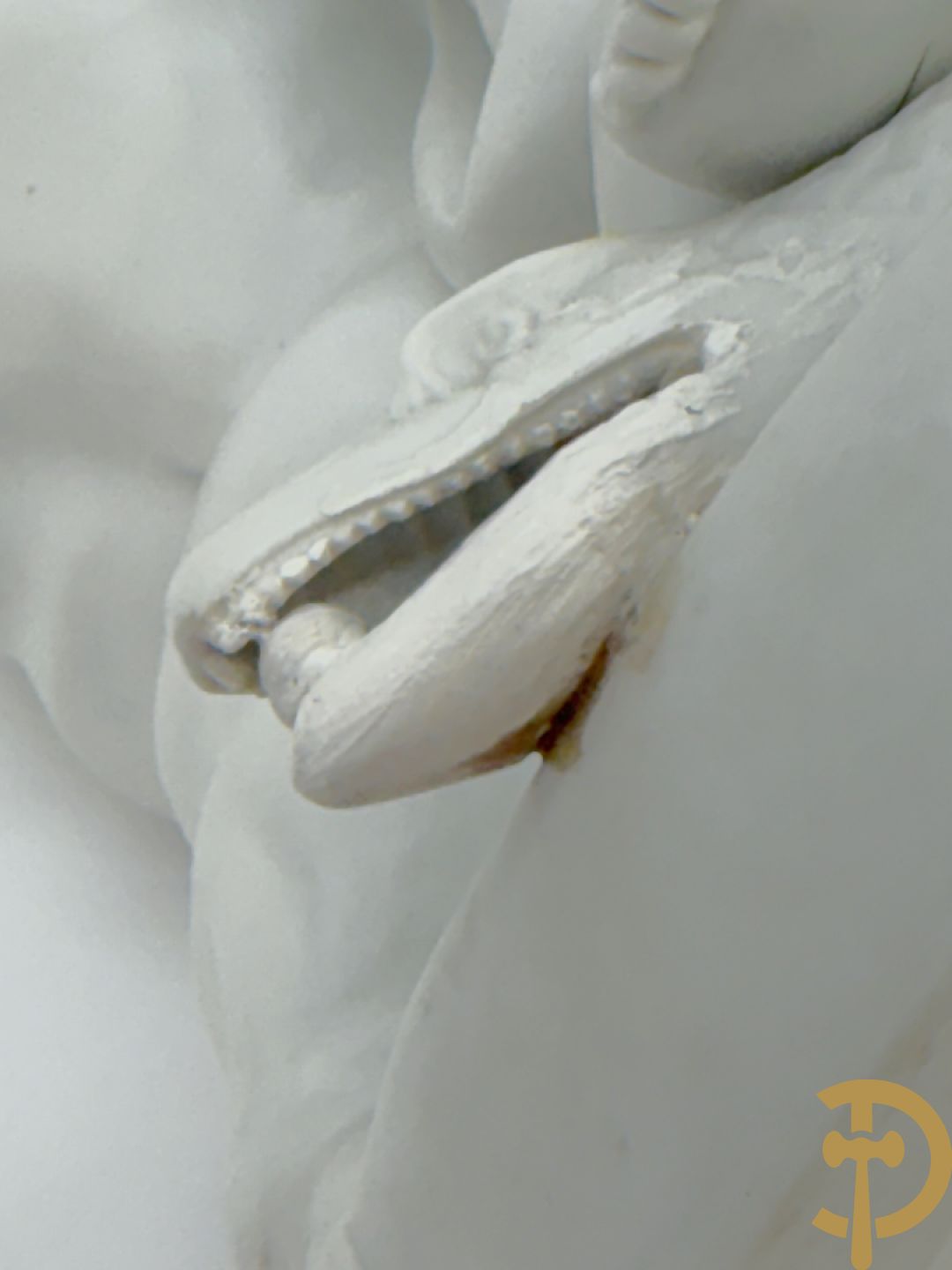 Boizet getekend, witte biscuit van Madonna met kind steunende op slang, gemerkt Sèvres, op vergulde sokkel