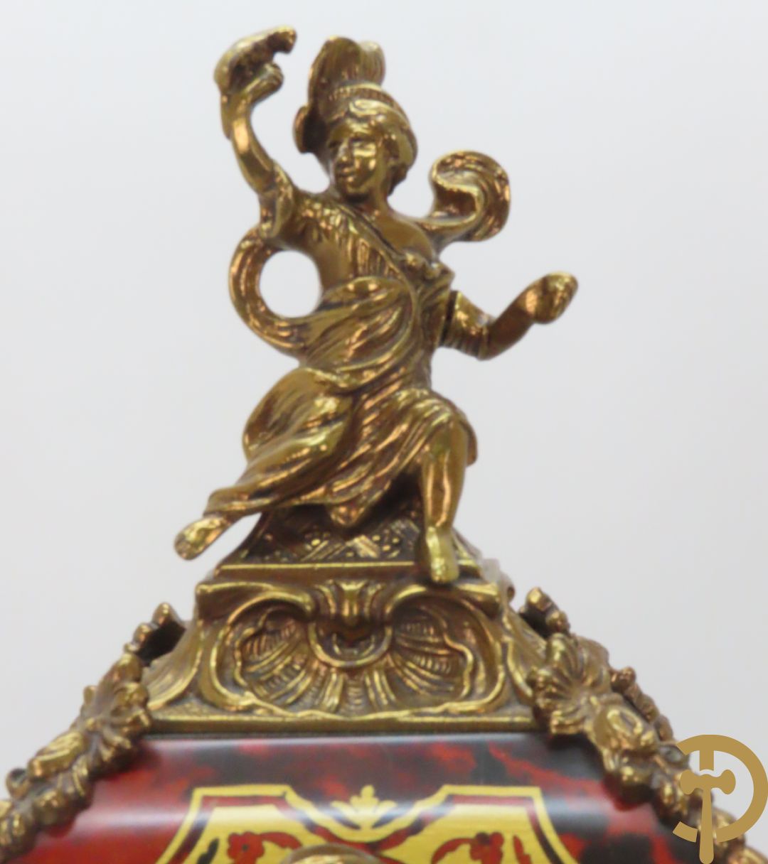 Italiaanse kartelklok met Boulle imitatie en bronsbeslag