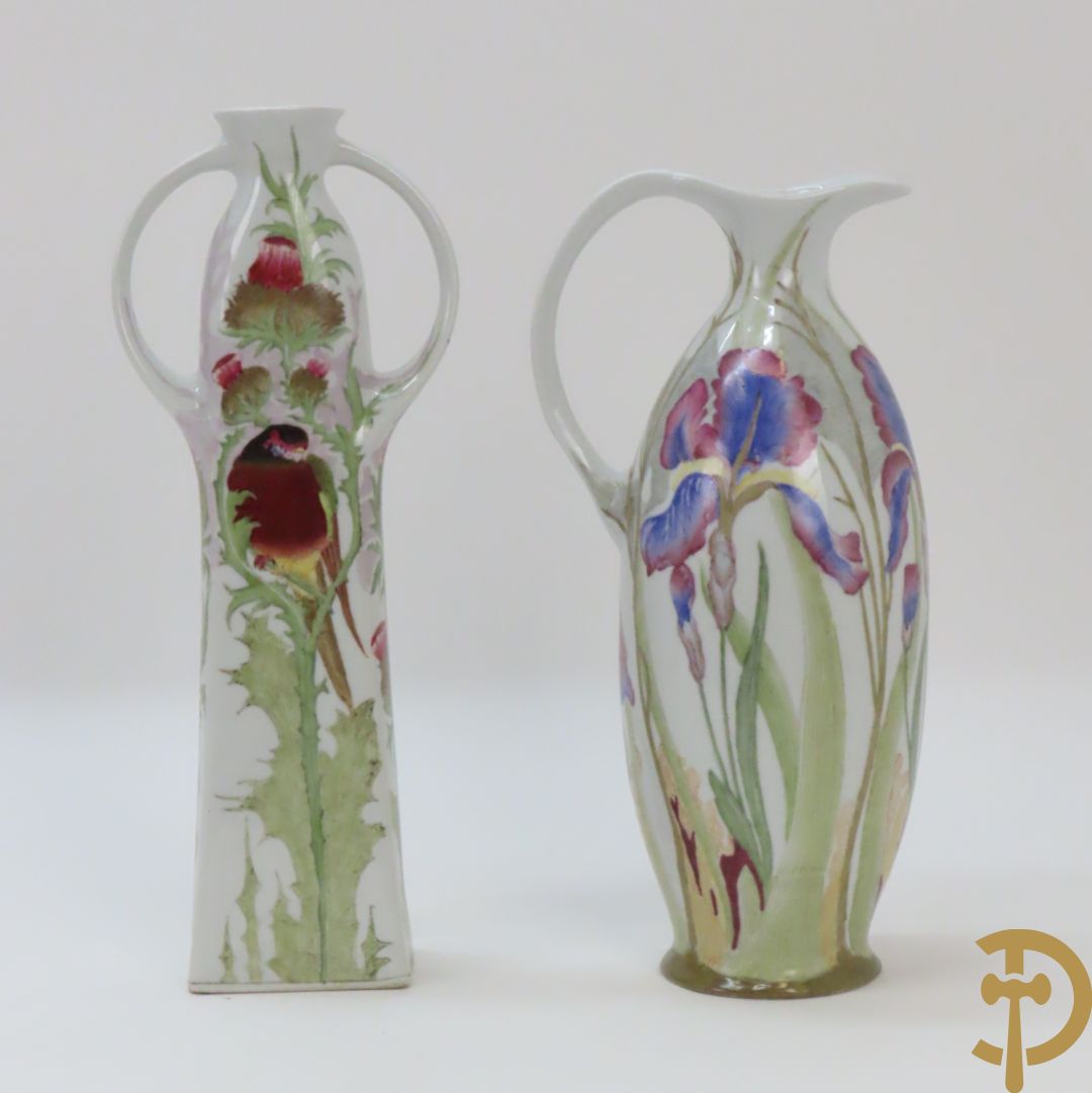 Twee Hollandse vazen met bloemendecor, Colenbrander Arnhem Holland