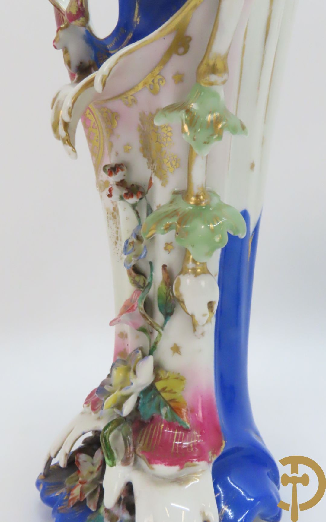 Paar Vieux Paris cornetvazen met rocailles, 19e