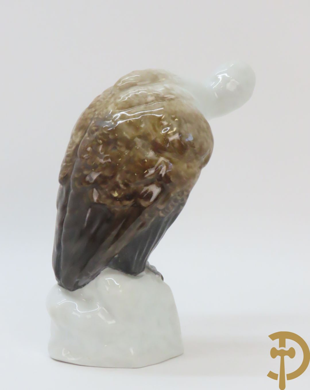 Porseleinen vogel Condor, onderaan gemerkt K/C nummer 2332