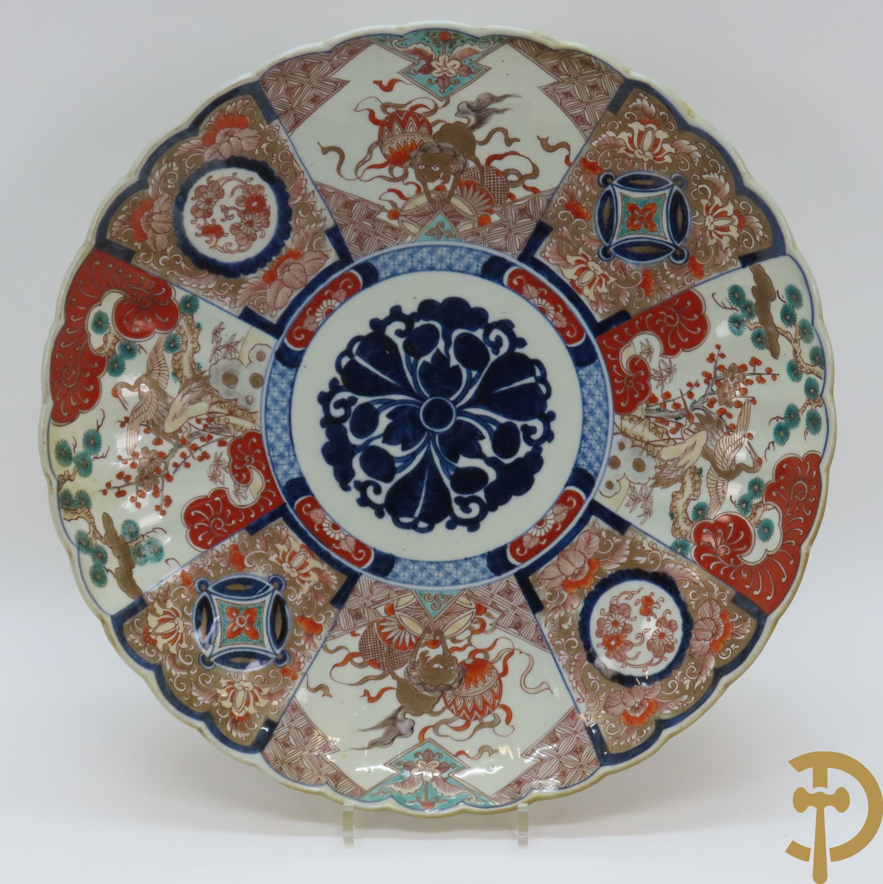 Grote porseleinen gelobde Japanse Imari schotel