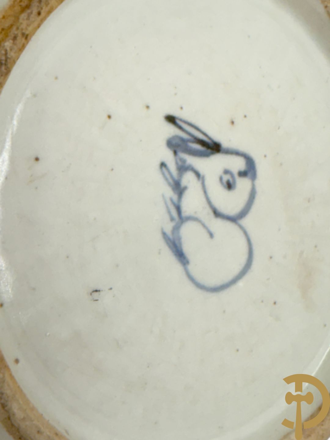 Porseleinen Chinese bolvormige vaas met geanimeerde taferelen + Chinees aardewerken vaasje