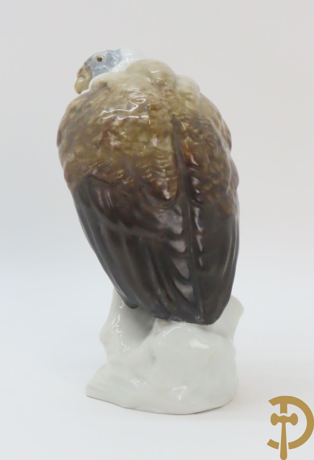 Porseleinen vogel Condor, onderaan gemerkt K/C nummer 2332