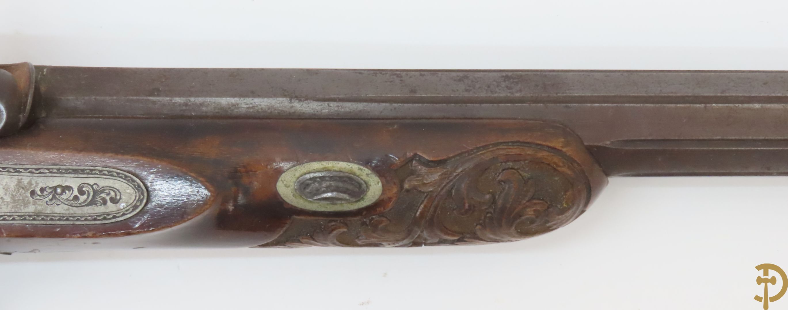 Antieke duelleerkoffer met paar percussie duelleerpistolen met notelaren handvat - (Antiek sierwapen daterend voor 1893 - kopers gebonden aan de Belgische wetgeving)