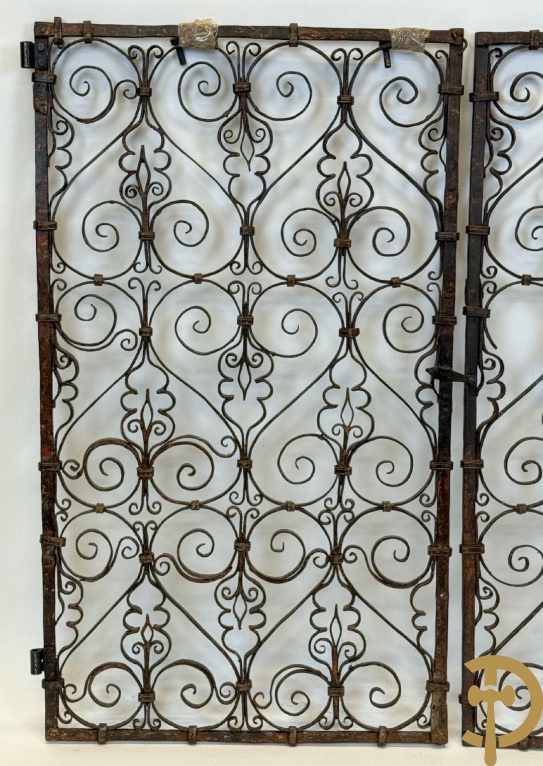 Tweedelig smeedijzeren raamvoorzetstuk