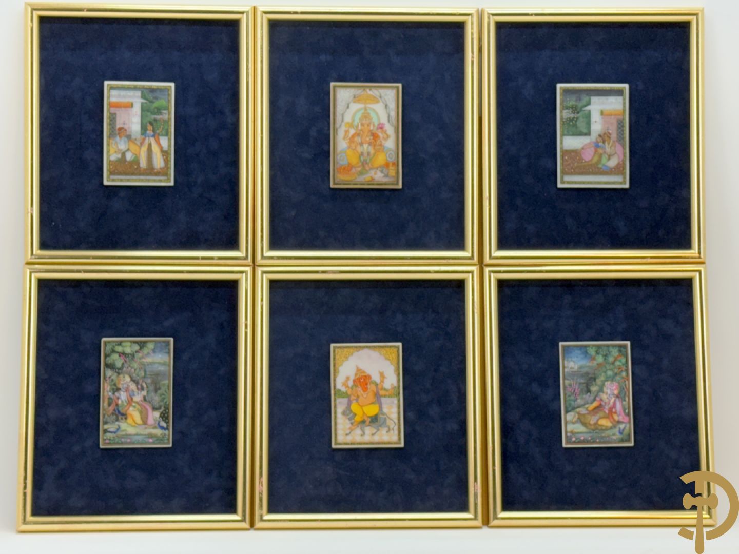 Zes Indische geanimeerde tekeningen van goden en liefdesscènes op gesteente