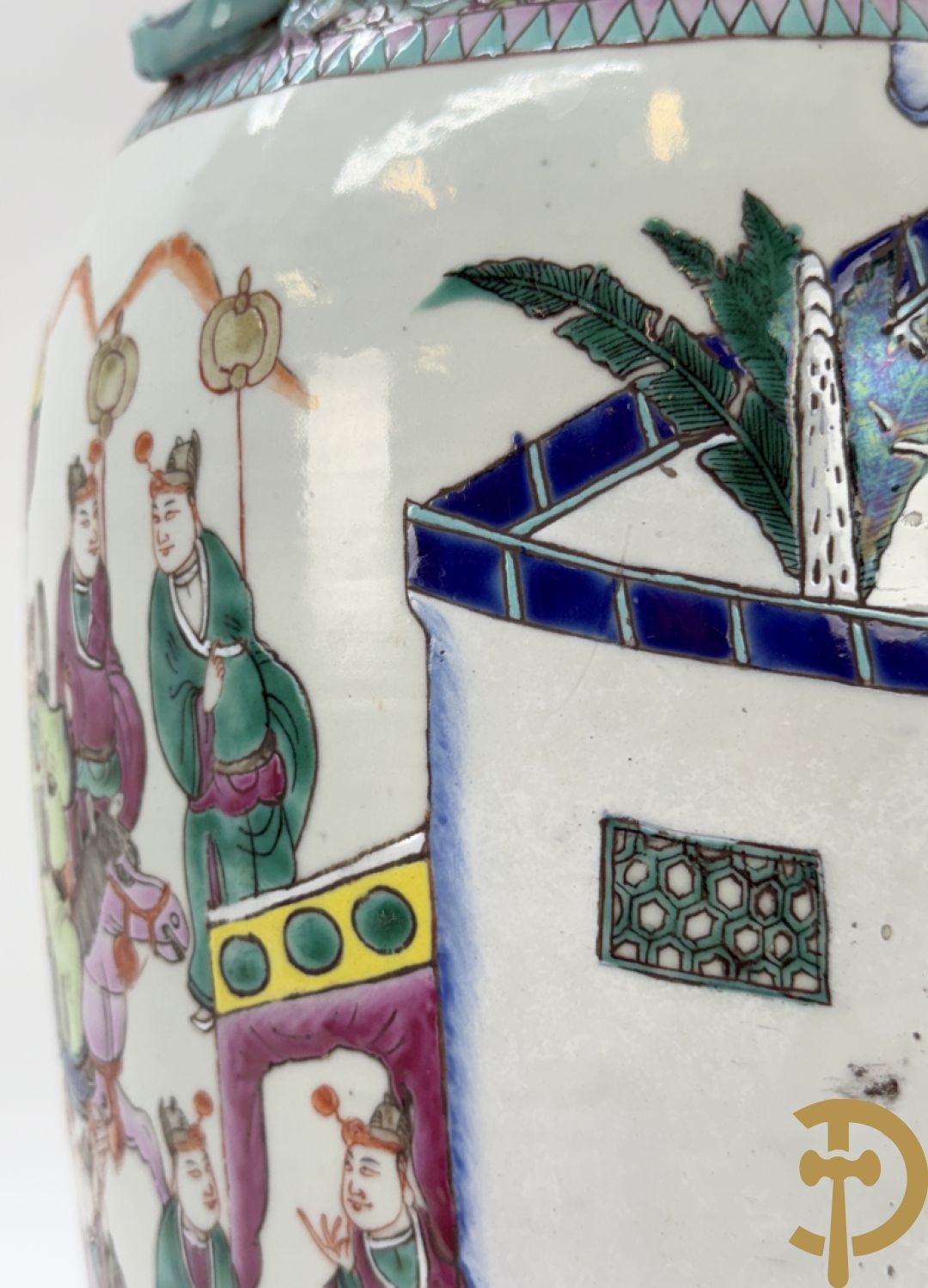 Chinese porseleinen vaas met dubbel decor van geanimeerd interieurzicht en mannen op paarden