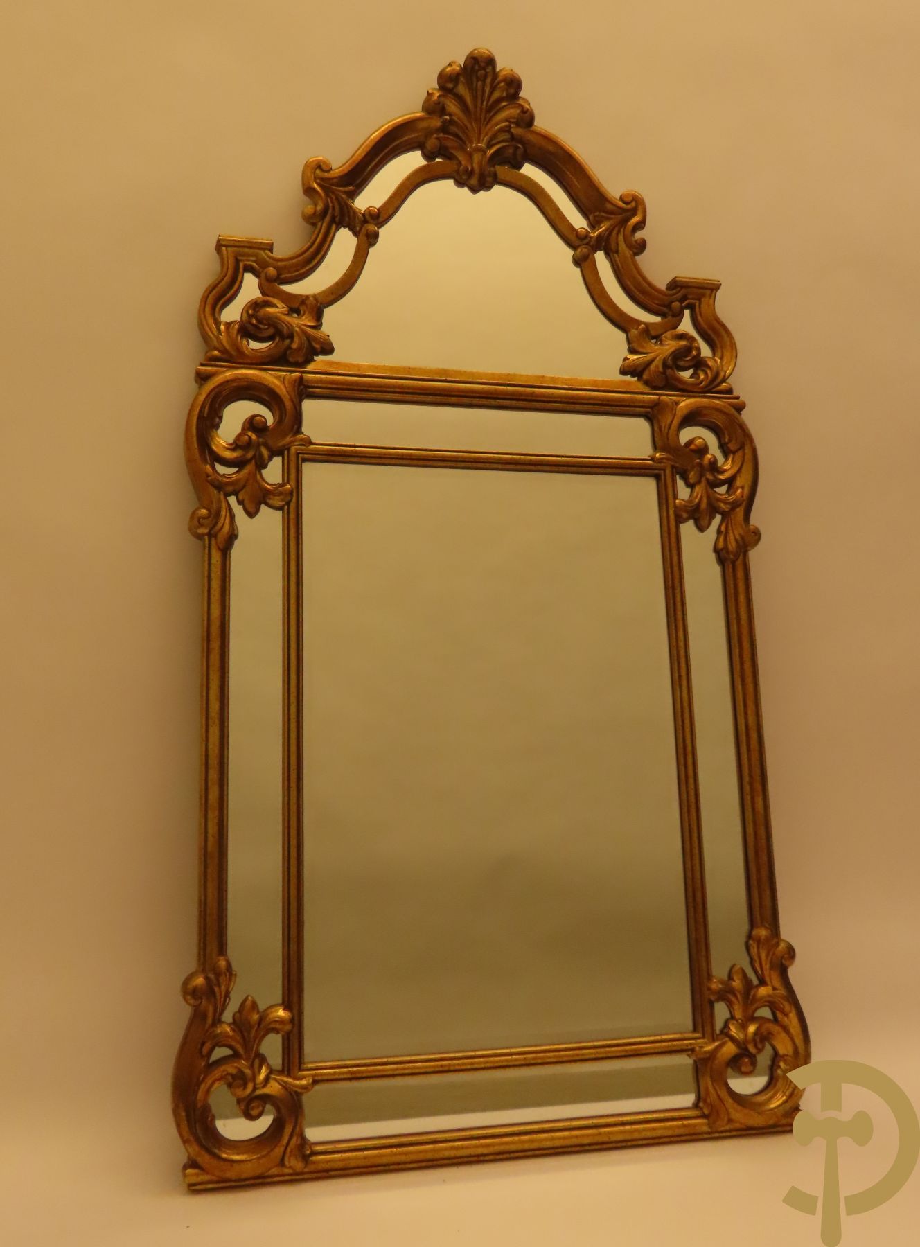 Vergulde Louis XV spiegel met rocailles bezet, Deknudt