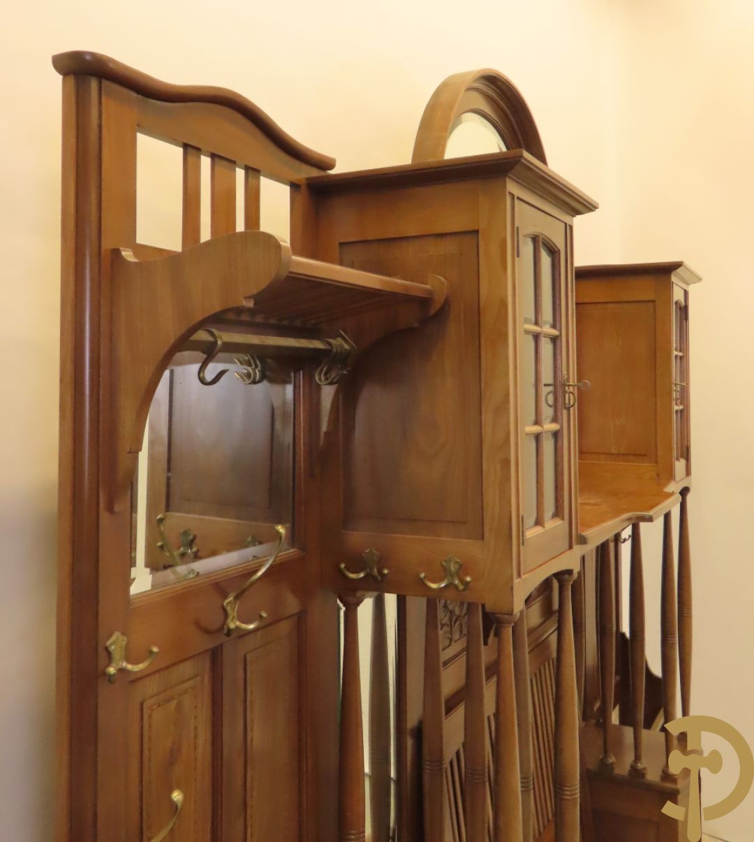 Notelaren Art Deco bank met étagère en paraplustaanders - centraal met spiegel