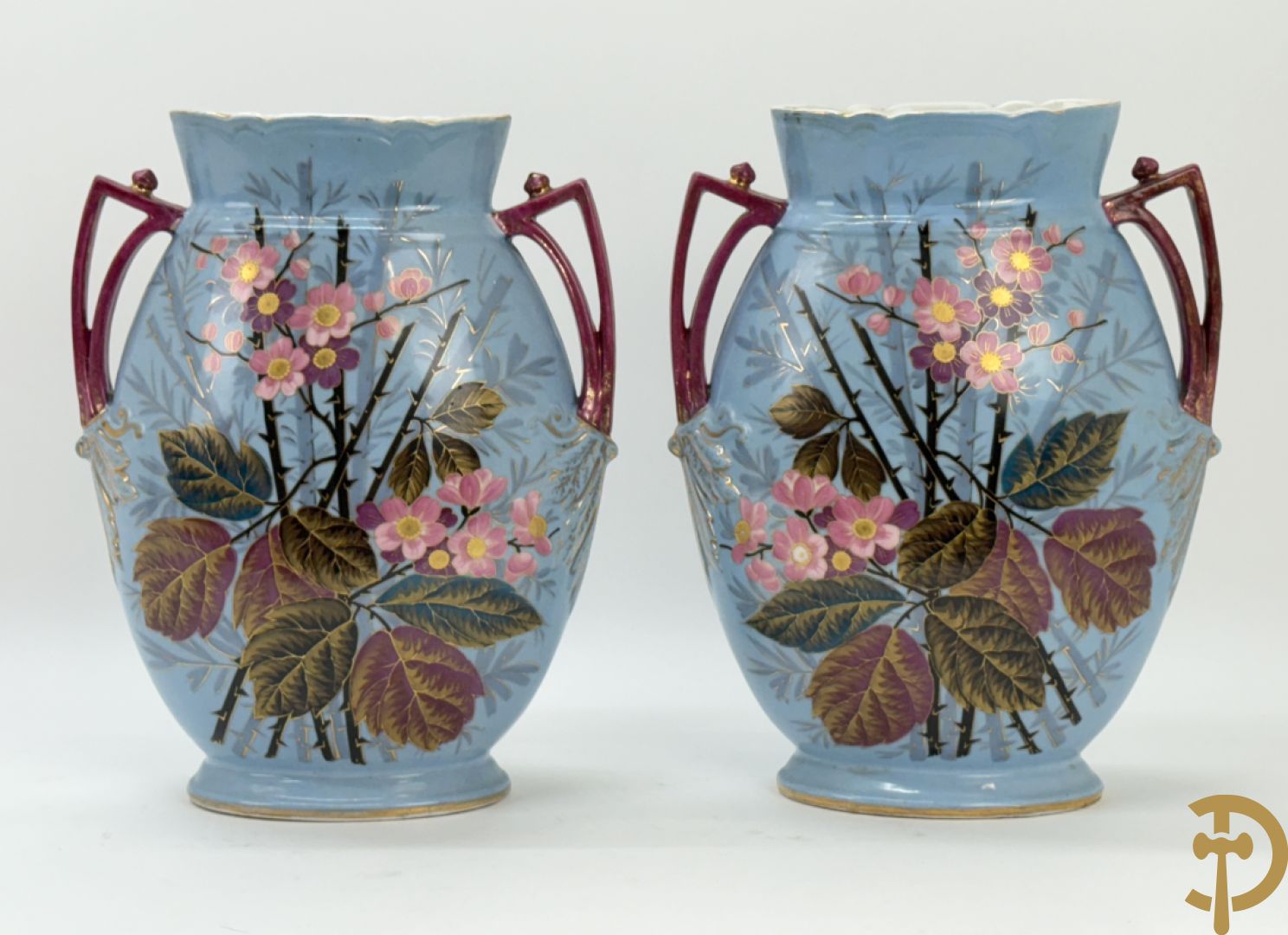 Paar porseleinen vazen met bloemendecor