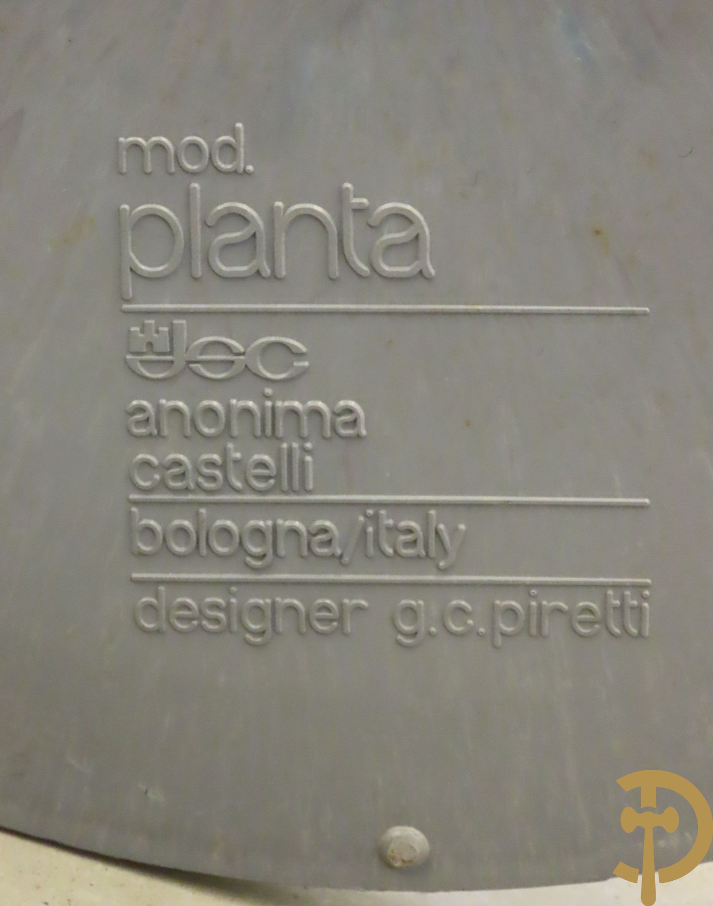 Plexi openklapbare kapstok, onderaan met parapluhouder, model Planta - designer G.C. Piretti voor de firma Anomima Castelli