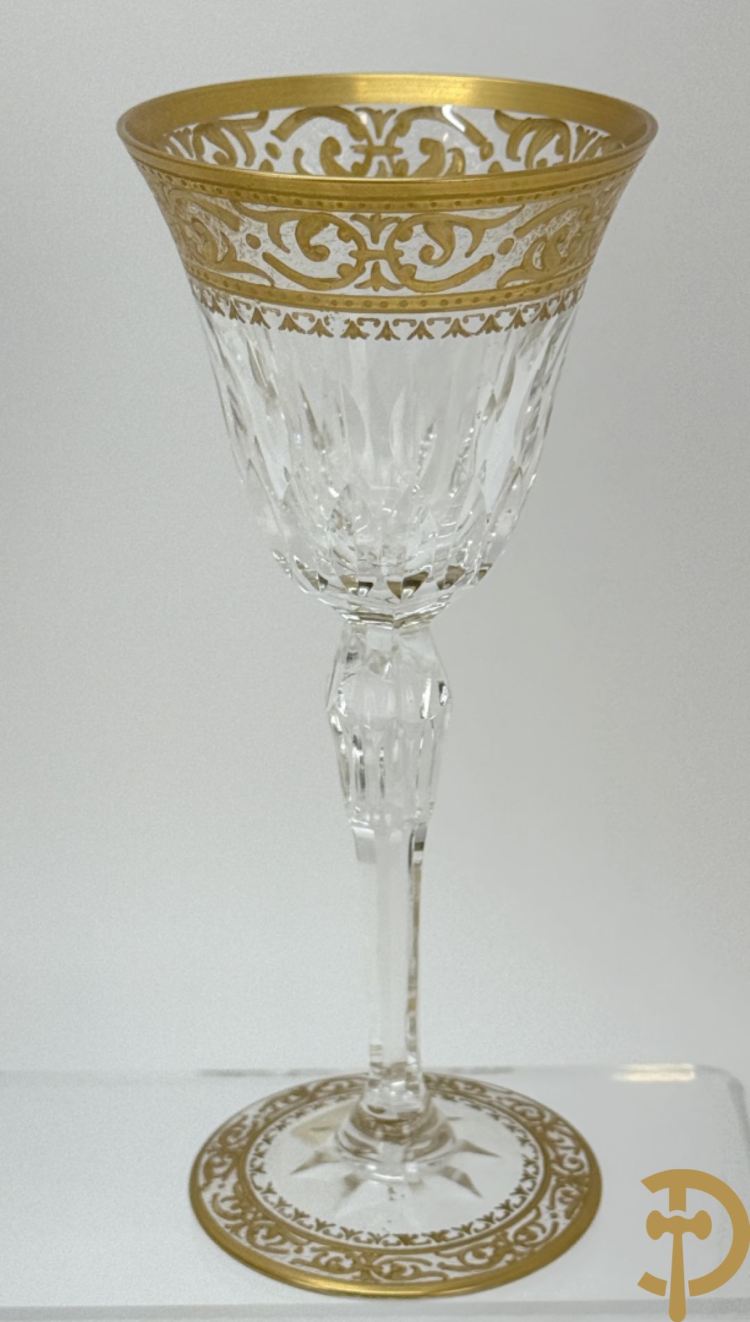 Set van 5 whiskey glazen, 1 waterglas, 1 witte wijnglas, 1 rode wijnglas, 1 champagnefluit en 
1 Longdrink glas, Saint Louis, model Thistle