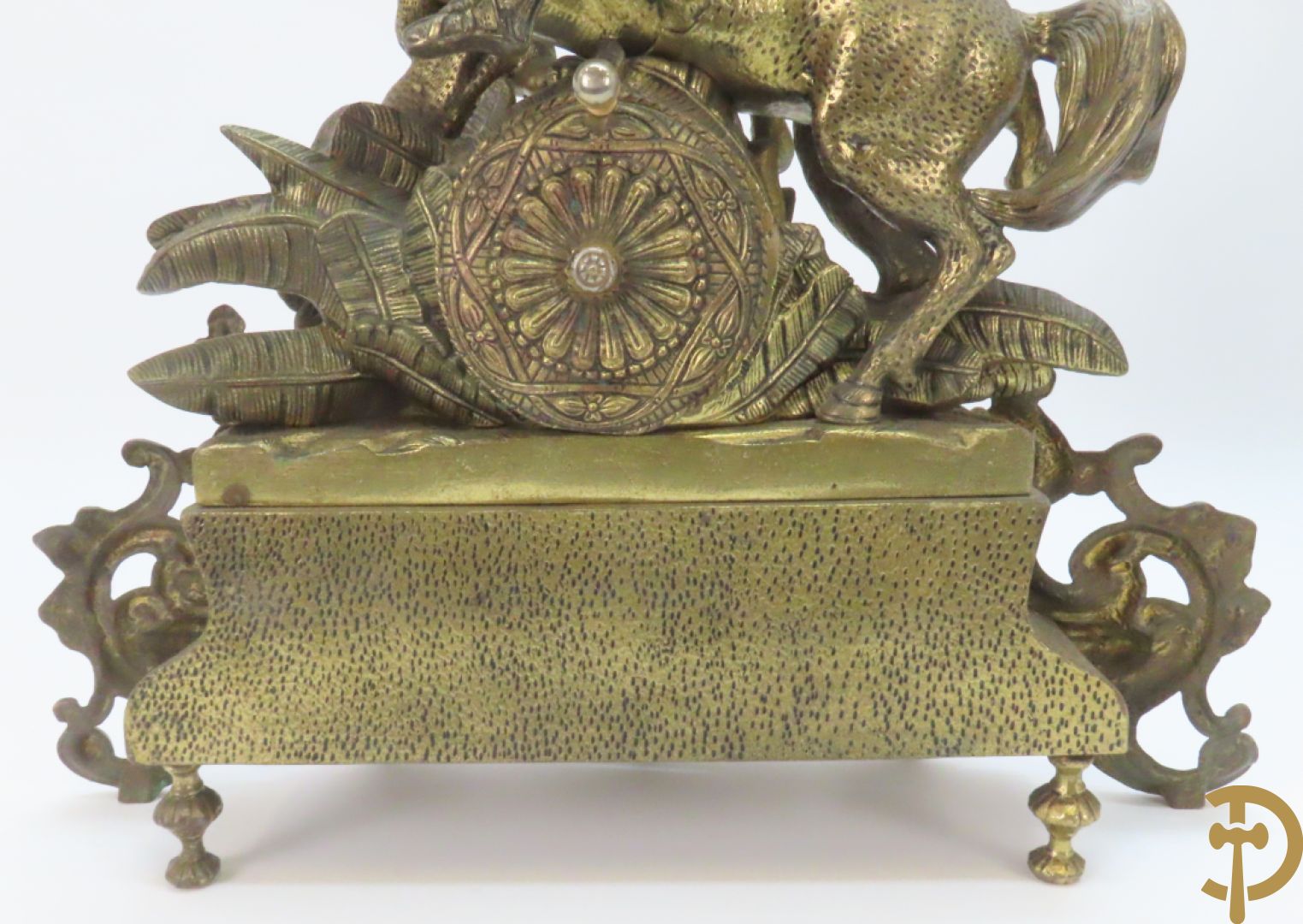 Bronzen pendule met ruiter te paard en panter